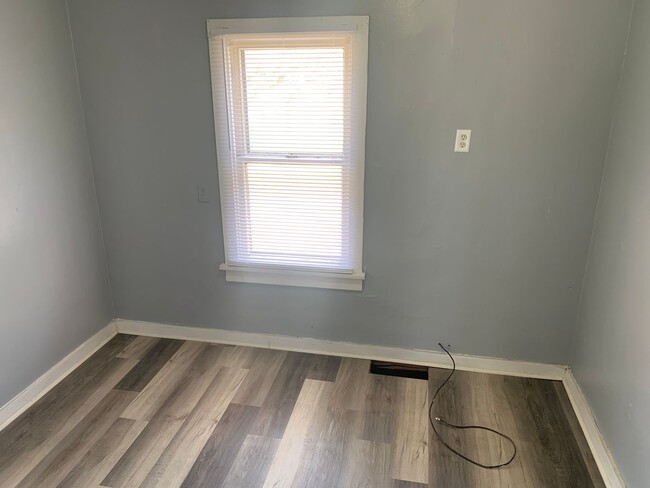 Building Photo - Newly renovated 1 bed 1 bath in the heart ...