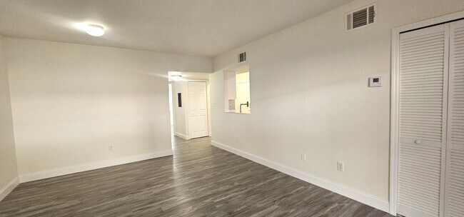 Building Photo - 521 Villa Del Sol Cir