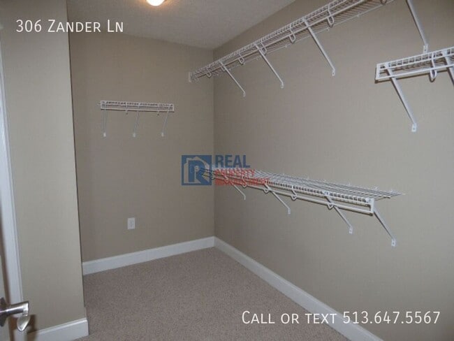 Building Photo - 306 Zander Ln