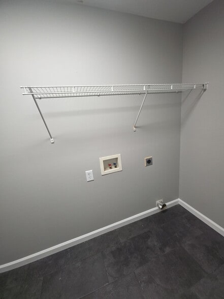 Building Photo - 982 Emily Ln