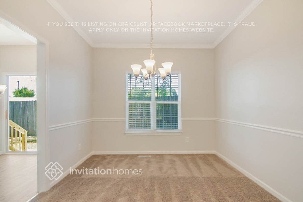 Building Photo - 533 Hanska Way