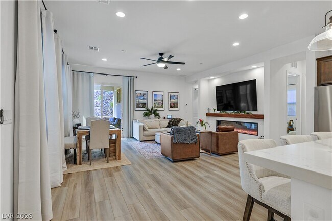 Building Photo - 111 Ibiza Lk Dr