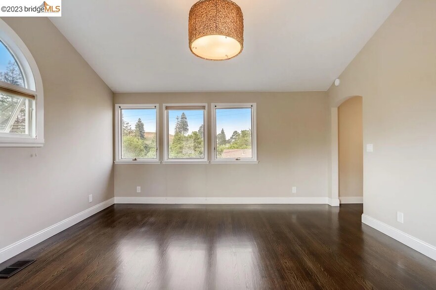 Master bedroom - 2 Morrill Ct