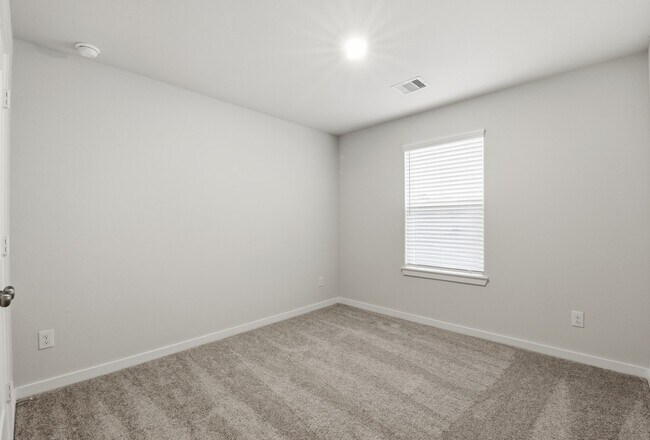 Building Photo - 4011 Ancient Honor Dr