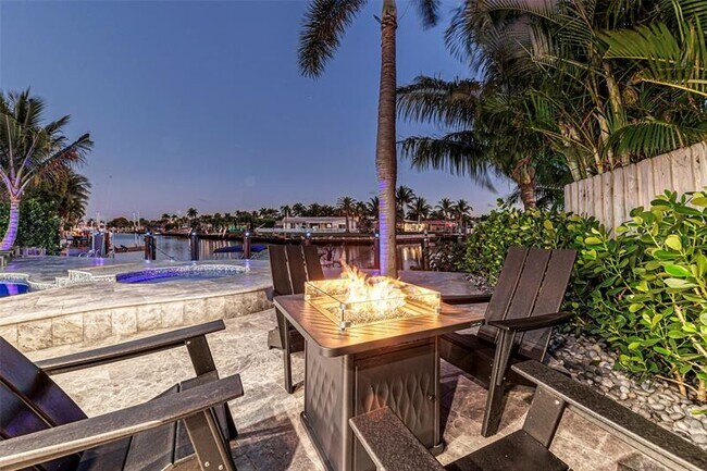 Building Photo - 160 SE 3rd Ct