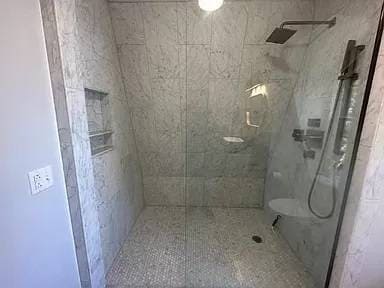 Building Photo - 8 Lake St