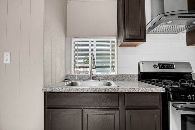 Building Photo - Incredible 3 bedroom, 1 1/2 bath mobile ho...