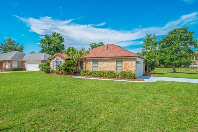Building Photo - 437 S Shore Dr