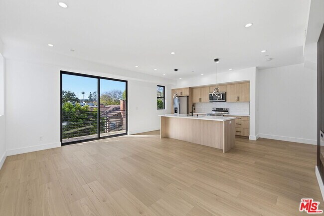 Building Photo - 13600 Burbank Blvd
