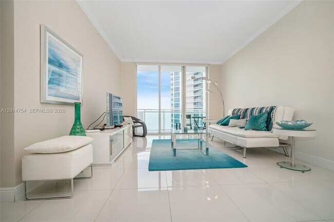 Building Photo - 3001 S Ocean Dr