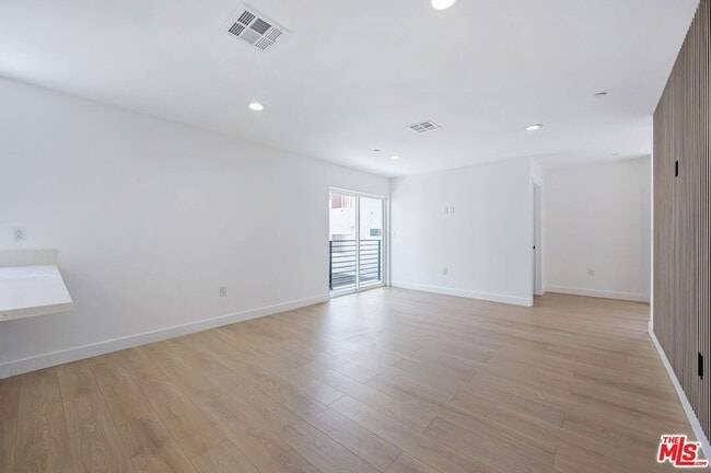 Building Photo - 7306 Independence Ave