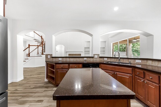 Building Photo - 1030 Bayou Vista Ct