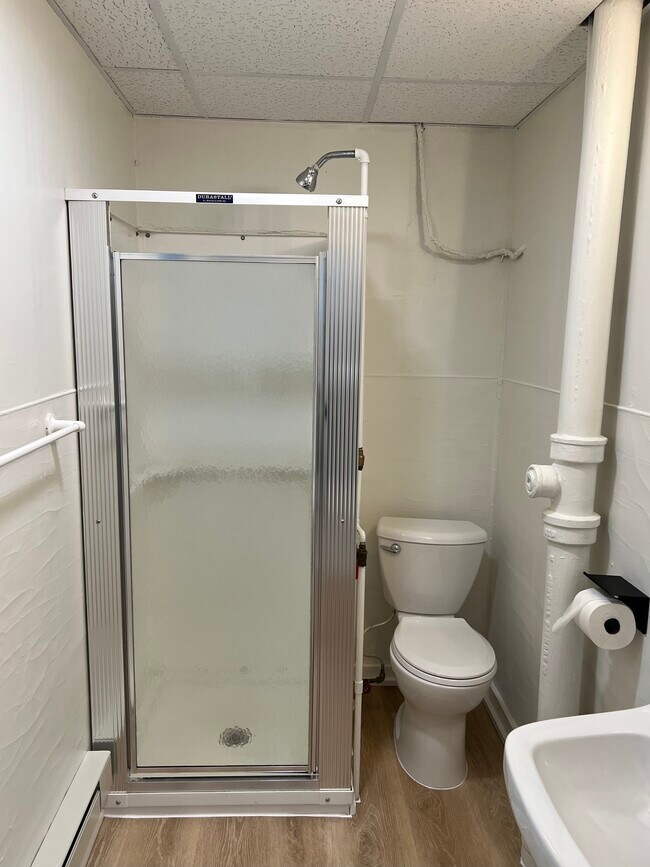 Building Photo - 113 Main St E