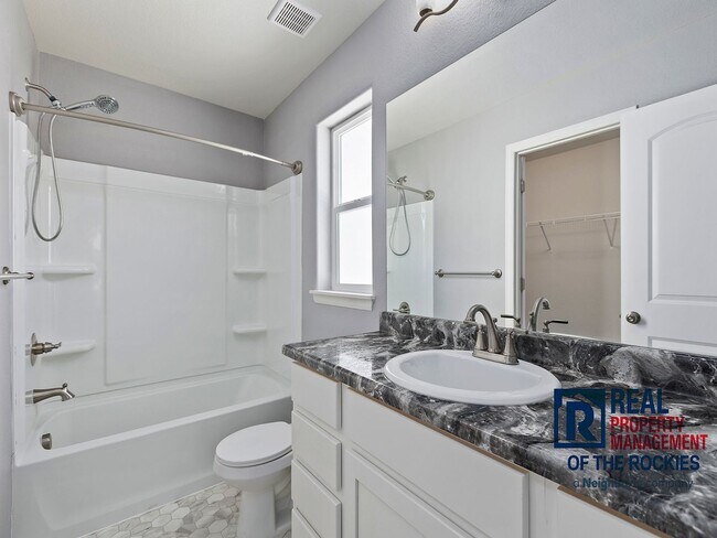 Building Photo - Beautiful, Well-Maintained Ranch Home in S...