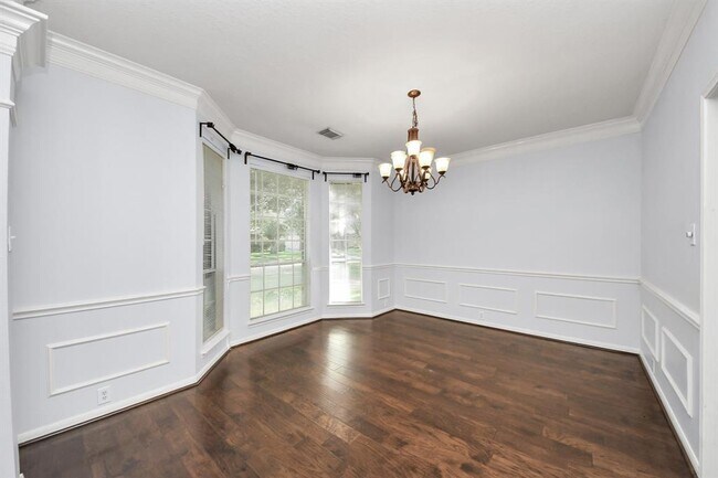 Building Photo - 623 Airybrook Ln