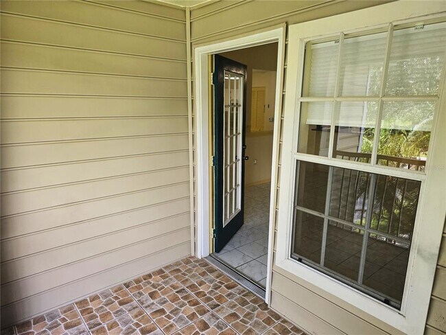 Building Photo - 7428 Vista Way