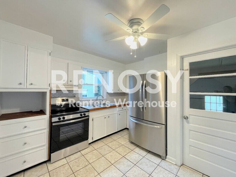 Building Photo - 1509 Sagewood Dr