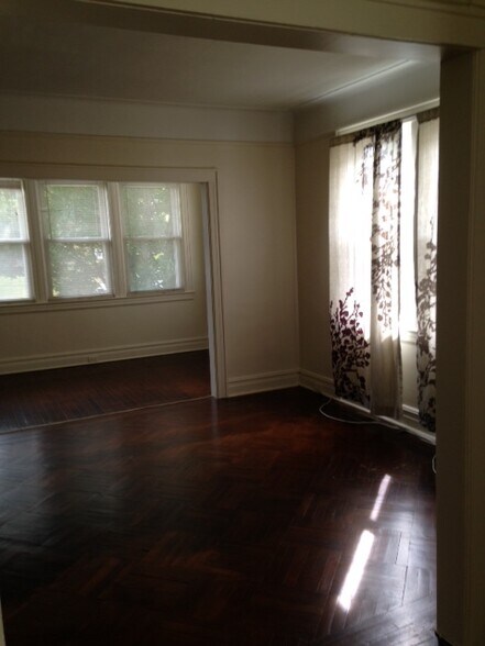 Sunroom & Living Room - 17 Blake Ave