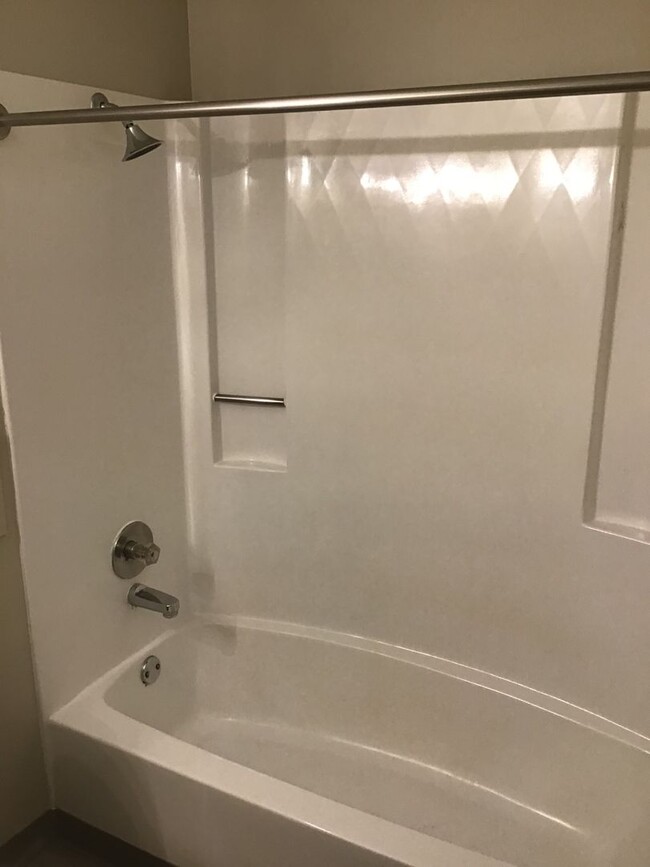 Building Photo - Spacious 2 Bedroom in Downtown Omaha