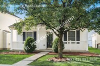 Building Photo - Charming 2 bedroom 2.5 bathroom home w/ cu...