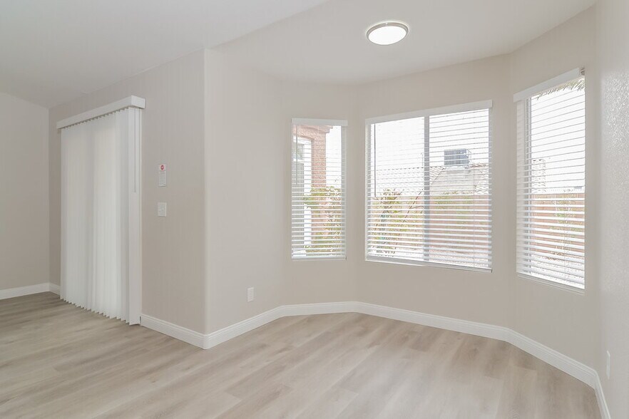 Building Photo - 406 Aloha Dr