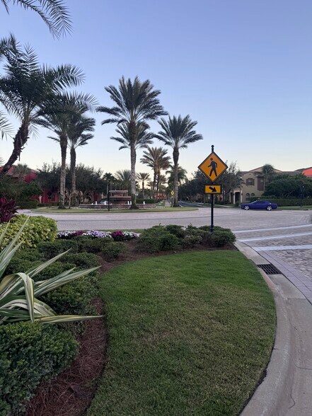 Building Photo - 9147 Delano St