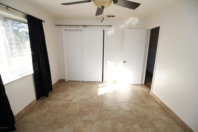 Building Photo - 141 Sea Gull Dr