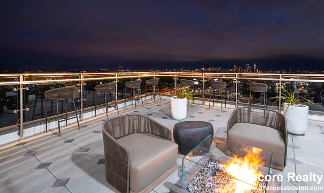 Building Photo - 125 Guest St