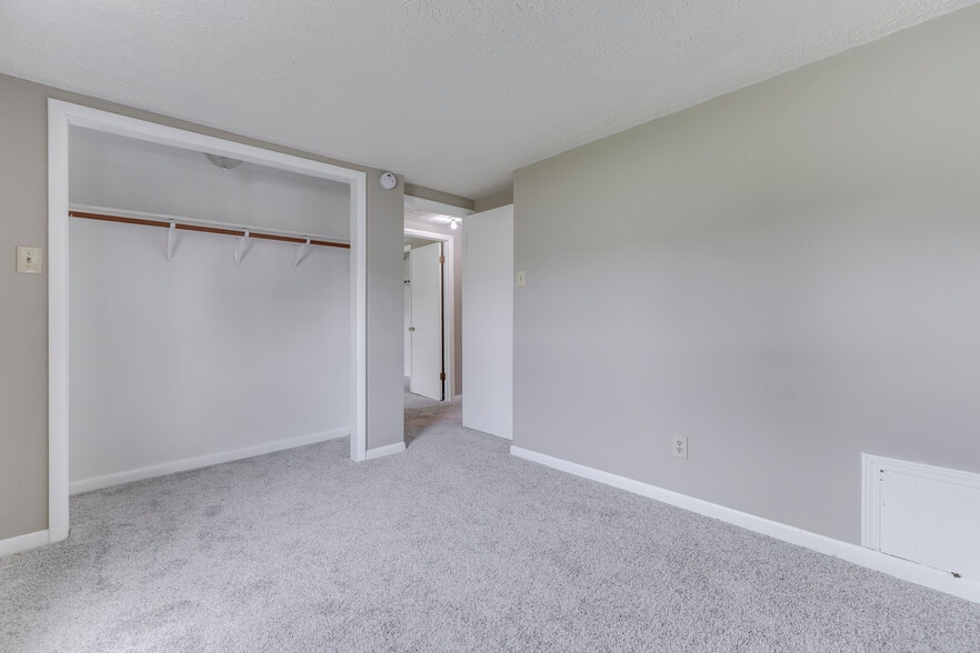 Building Photo - 398 2nd St