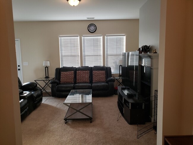 Building Photo - Unfurnished 3 Bedroom 2.5 bath home in The Landing at Mill Creek