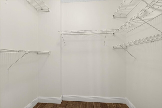 Building Photo - 3940 Inverrary Blvd