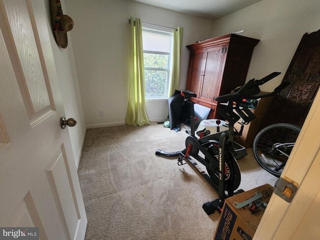 Building Photo - 903 N Walnut St