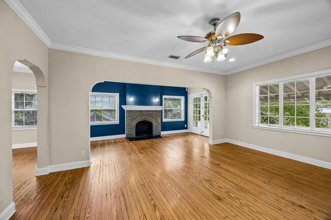 Building Photo - 3643 Herschel St