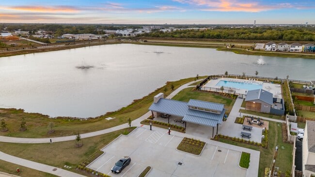 Building Photo - 2213 Bay Breeze Dr