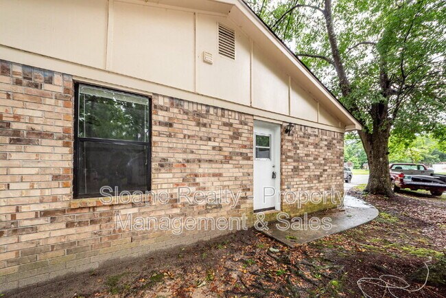 Building Photo - 819 Sandpiper Dr
