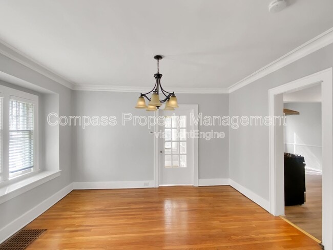 Building Photo - 1131 Benjamin Ave SE