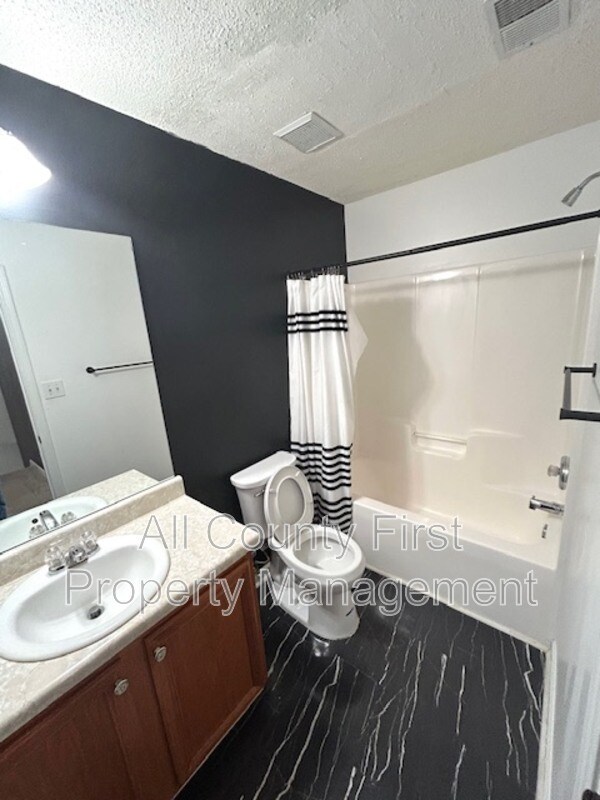 Building Photo - 4564 Parkview Square