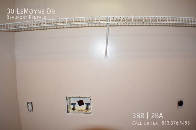 Building Photo - 30 Le Moyne Dr