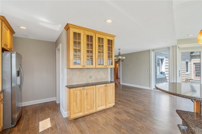 Building Photo - 1131 Marlyn Park Dr