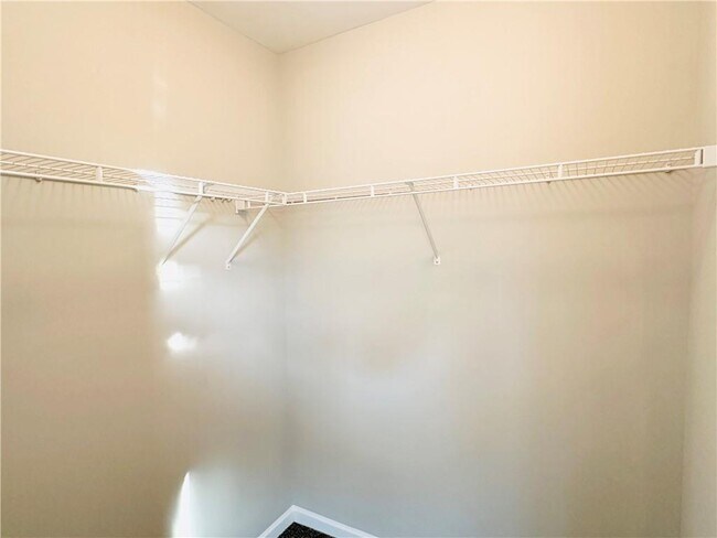 Building Photo - 1215 Grey Rock Way
