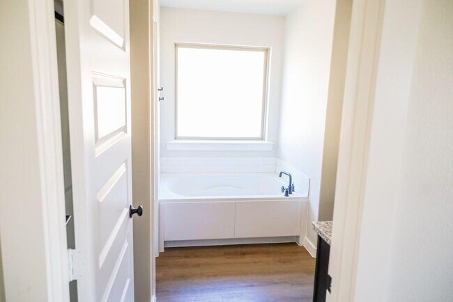 Building Photo - 2916 Corpus Ave