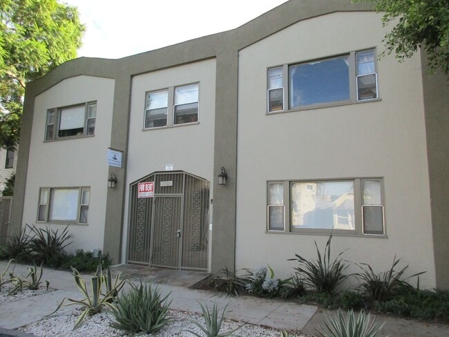 Building Photo - 1762 E 3rd St