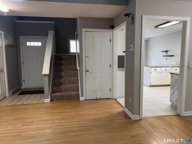 Building Photo - 163 Trotters Way