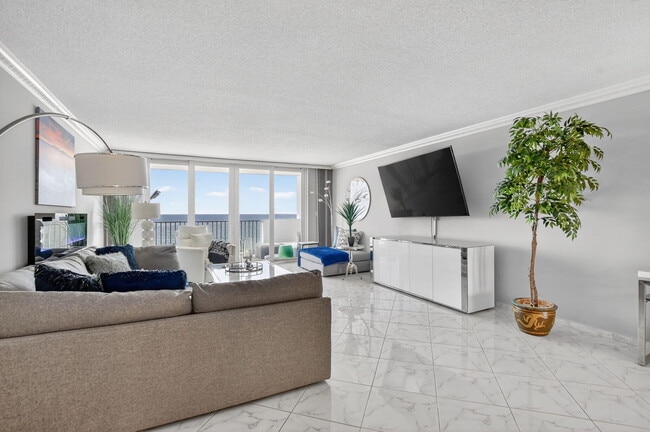 Building Photo - 3000 S Ocean Blvd