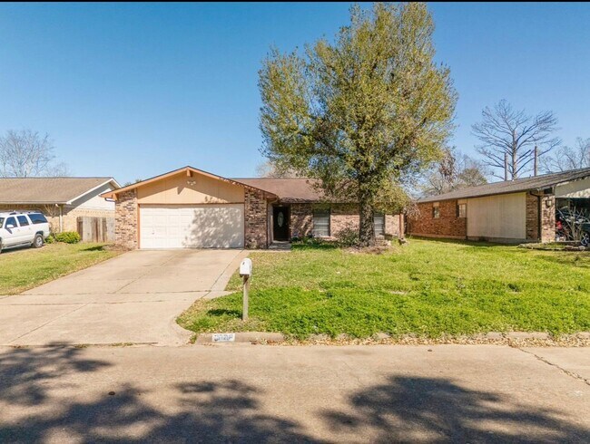 Building Photo - 5126 Sprey Dr