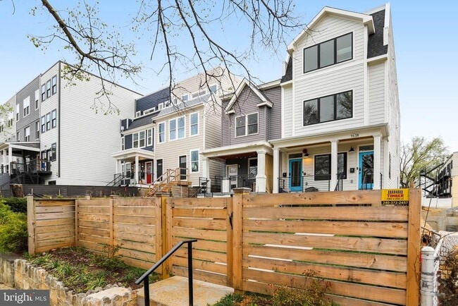 Building Photo - 1638 Trinidad Ave NE