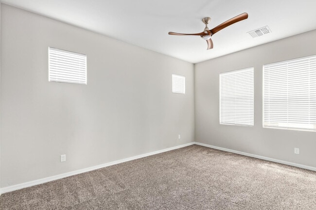 Building Photo - 1667 S Wallrade Ln