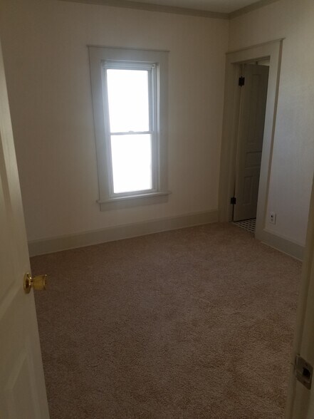 Building Photo - 3908 8th Ave