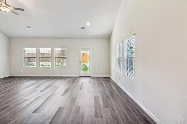 Building Photo - 709 Tidal Dr