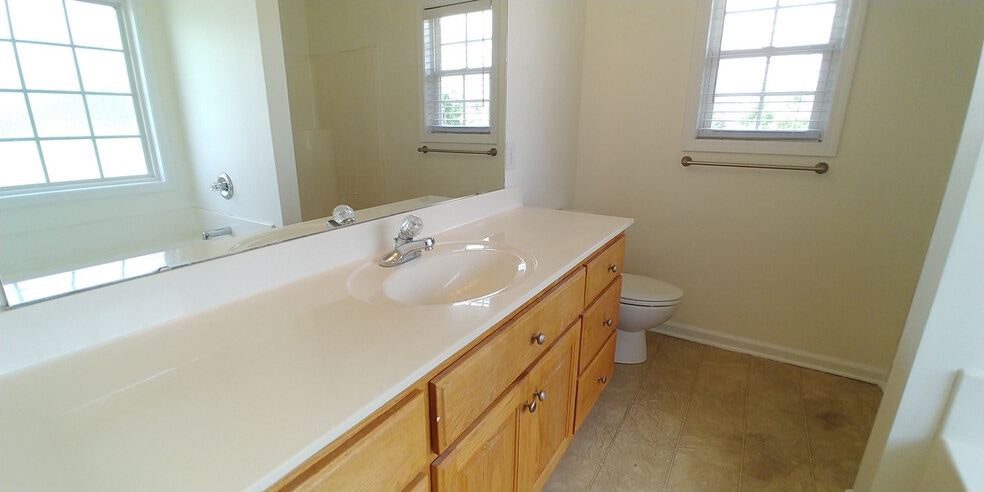 Building Photo - 1289 Gailard Dr